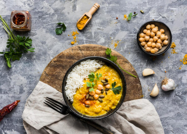 Rice and curry with chickpeas and herbs.